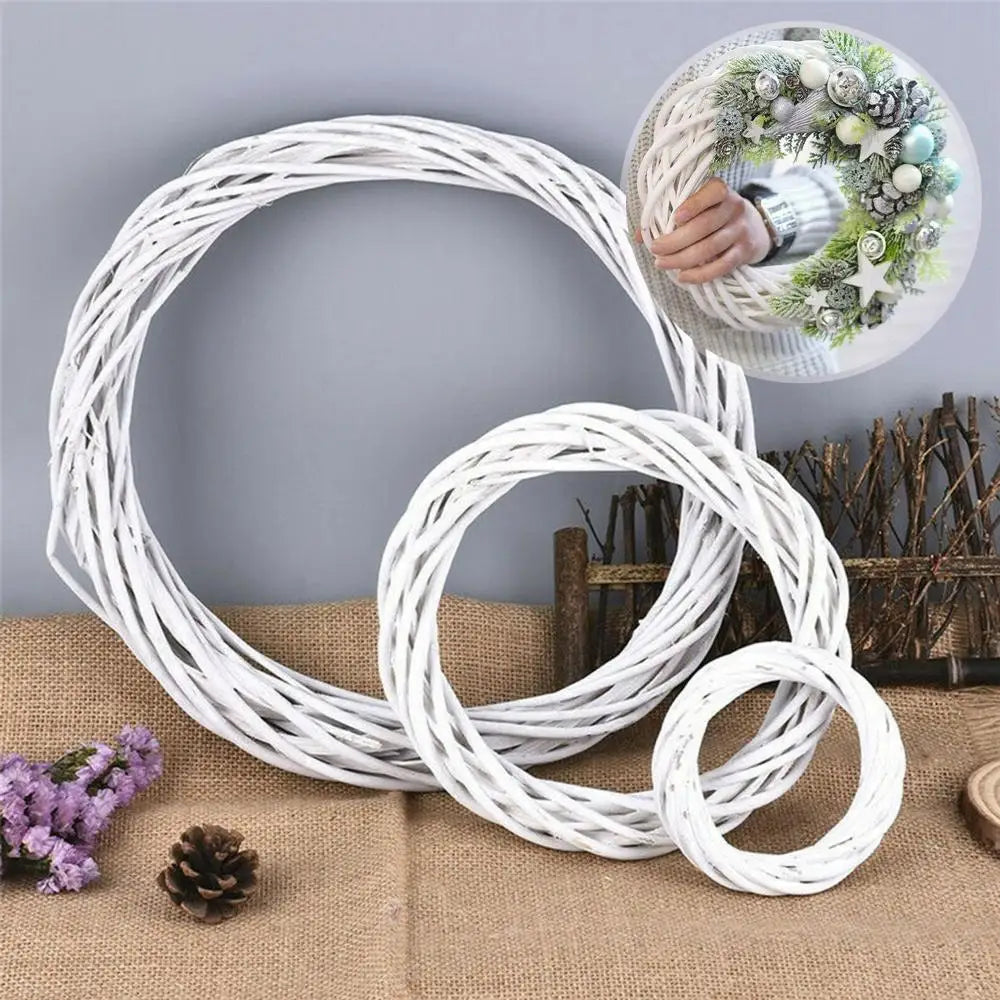 Couronne de Noël en Rotin - Décoration Élégante et Polyvalente