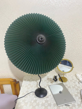 Lampe de Table Élégante - Abat-Jour Plissé et Fini à la Main
