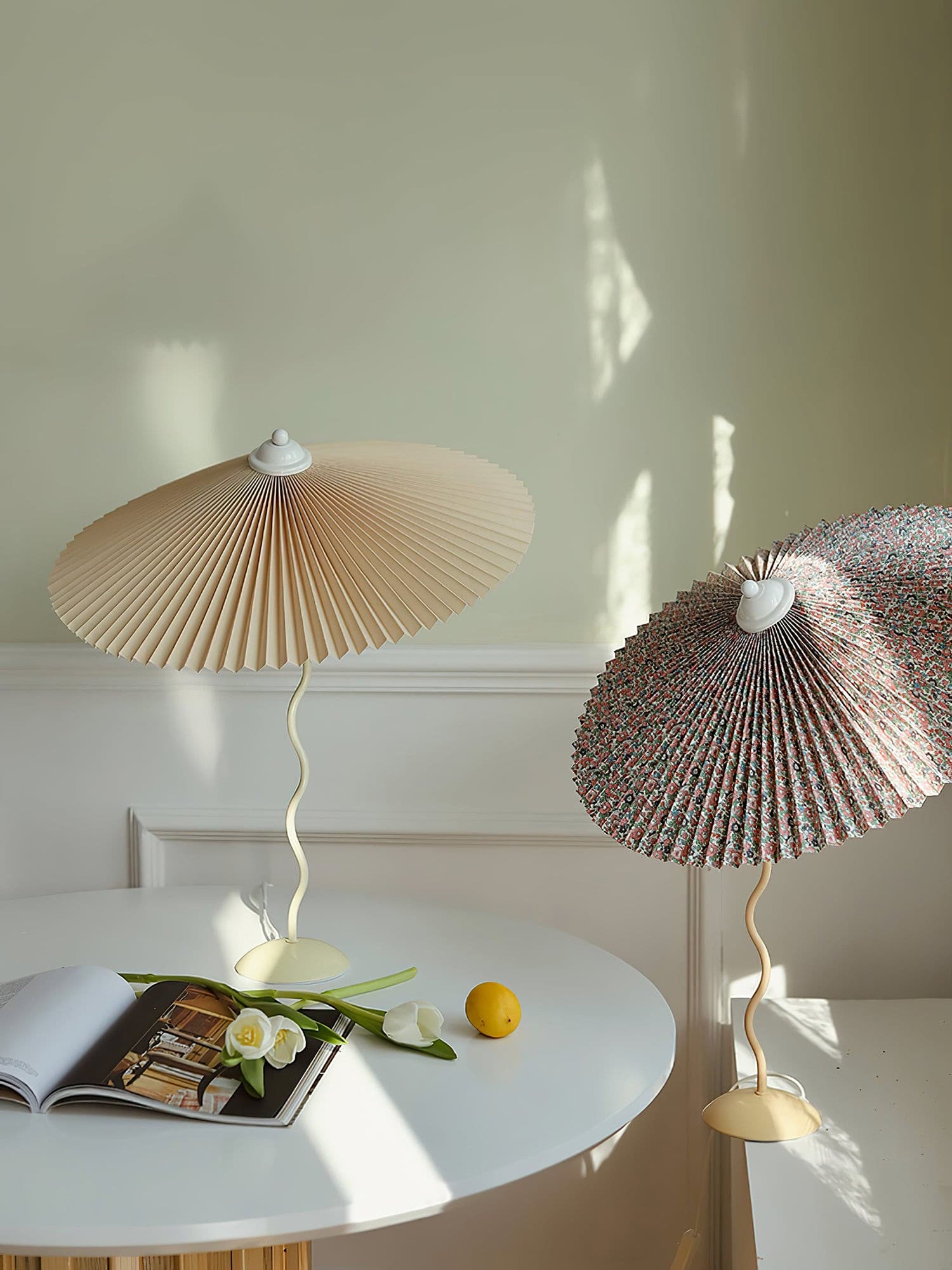 Lampe de Table Élégante - Abat-Jour Plissé et Fini à la Main
