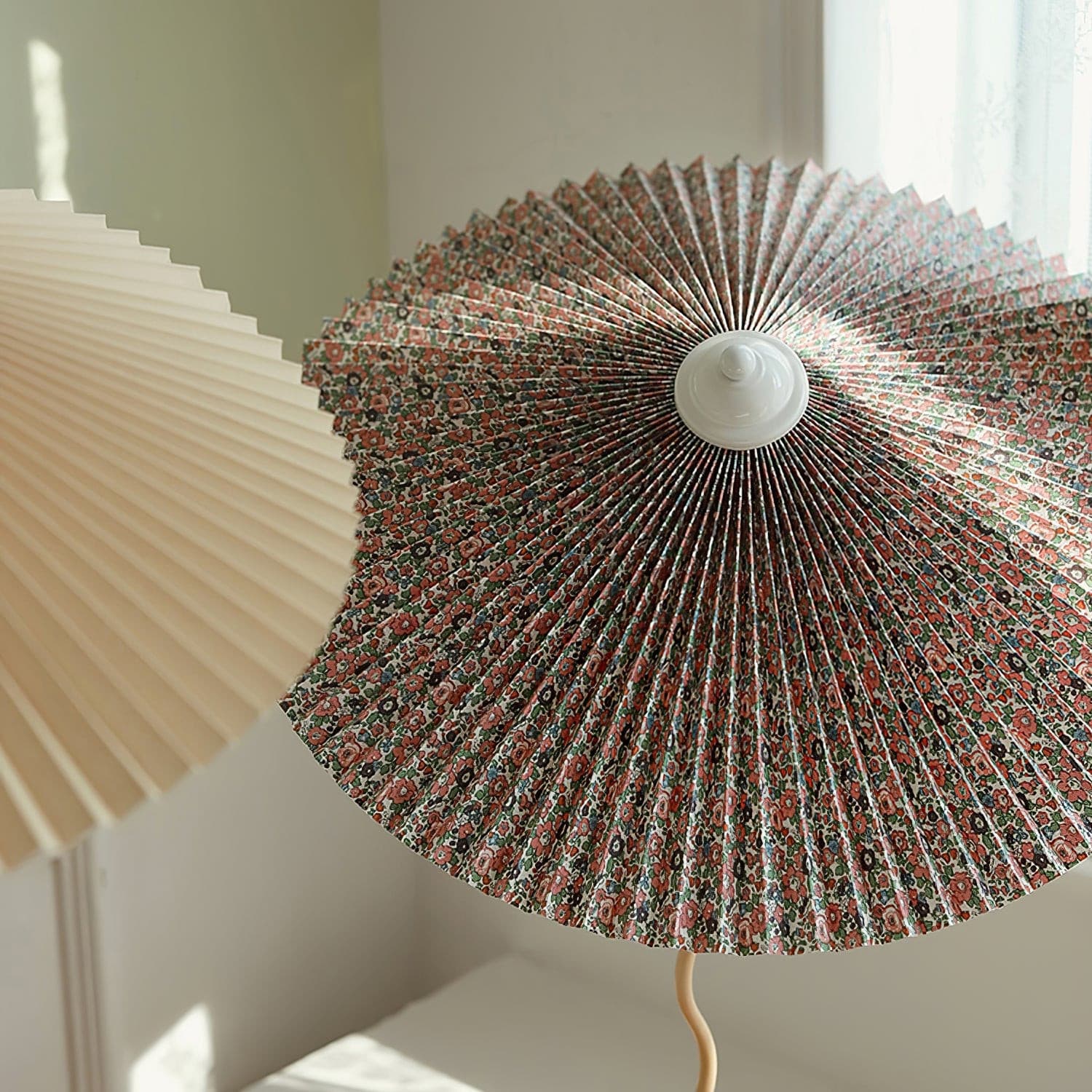 Lampe de Table Élégante - Abat-Jour Plissé et Fini à la Main