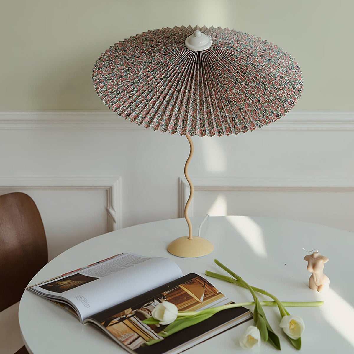 Lampe de Table Élégante - Abat-Jour Plissé et Fini à la Main