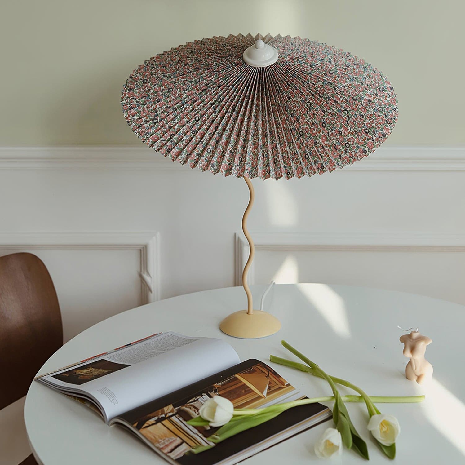 Lampe de Table Élégante - Abat-Jour Plissé et Fini à la Main