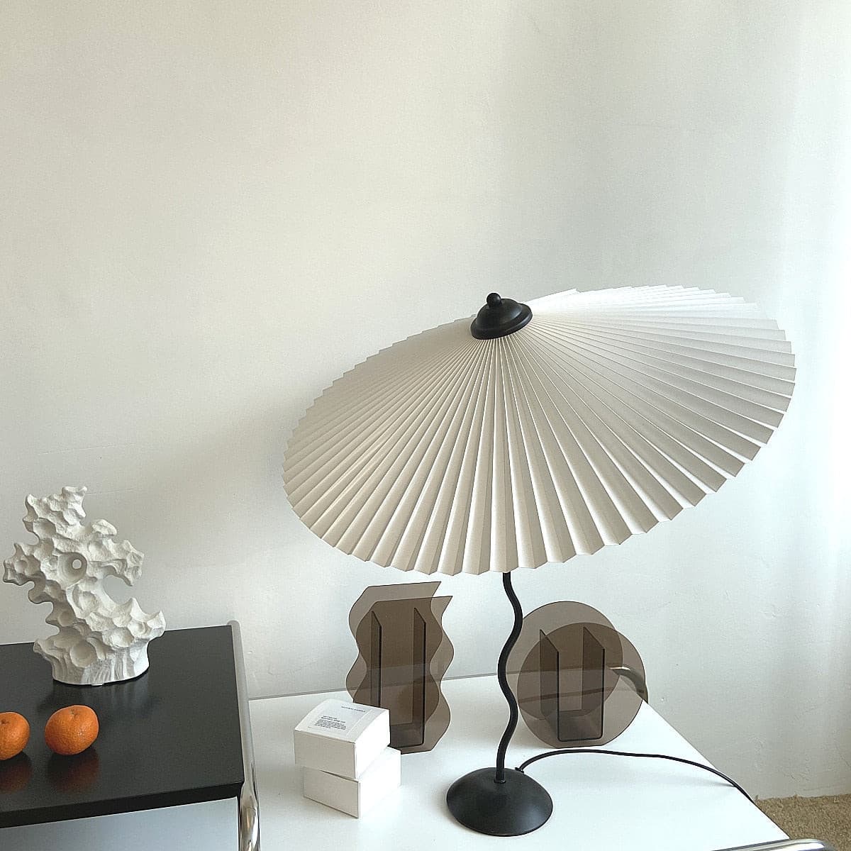 Lampe de Table Élégante - Abat-Jour Plissé et Fini à la Main