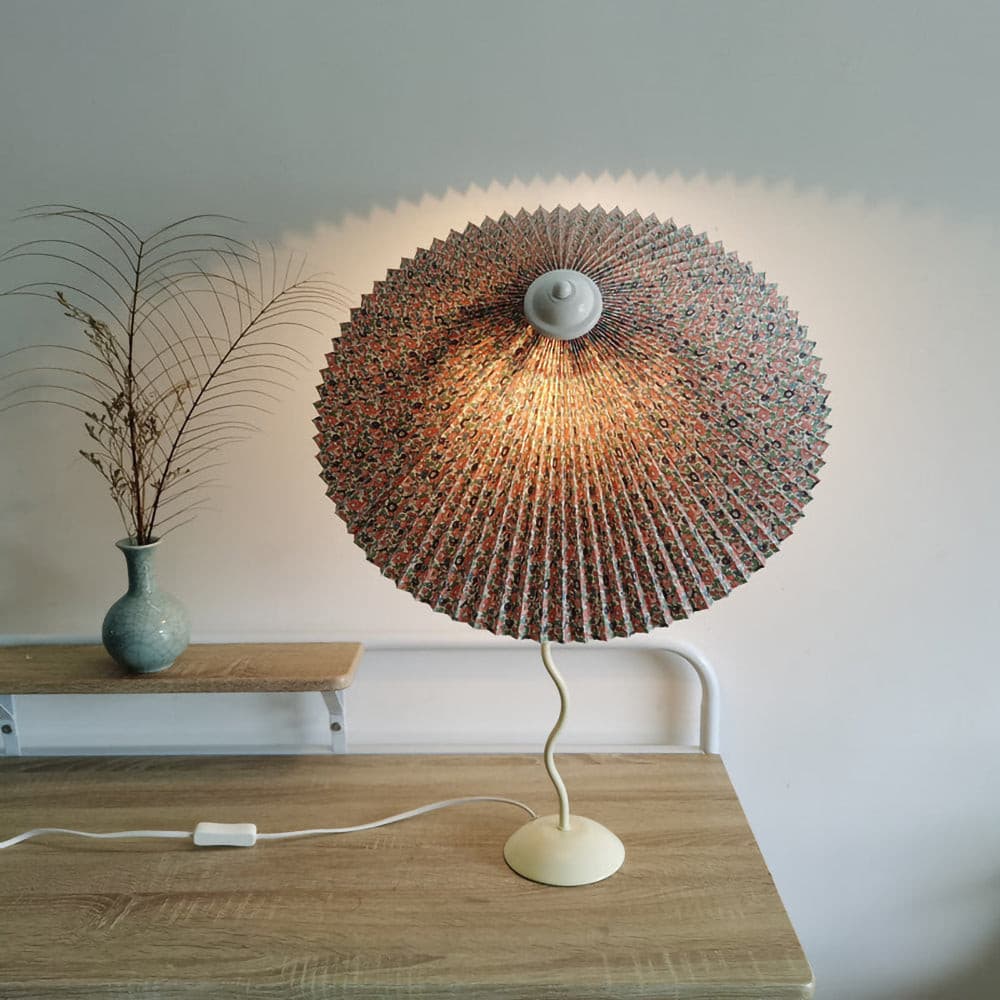 Lampe de Table Élégante - Abat-Jour Plissé et Fini à la Main