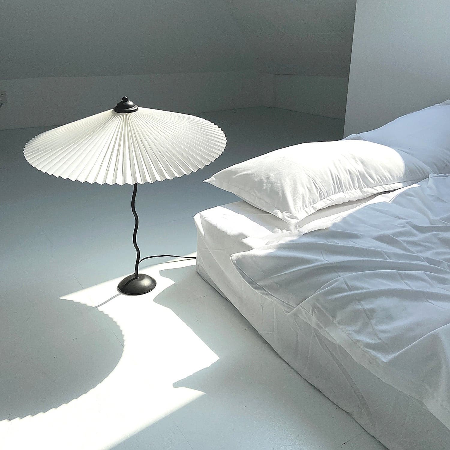 Lampe de Table Élégante - Abat-Jour Plissé et Fini à la Main