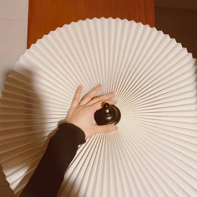 Lampe de Table Élégante - Abat-Jour Plissé et Fini à la Main