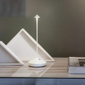 Lampe LED Sans Fil Portable - Éclairage Dimmable et Esthétique Moderne