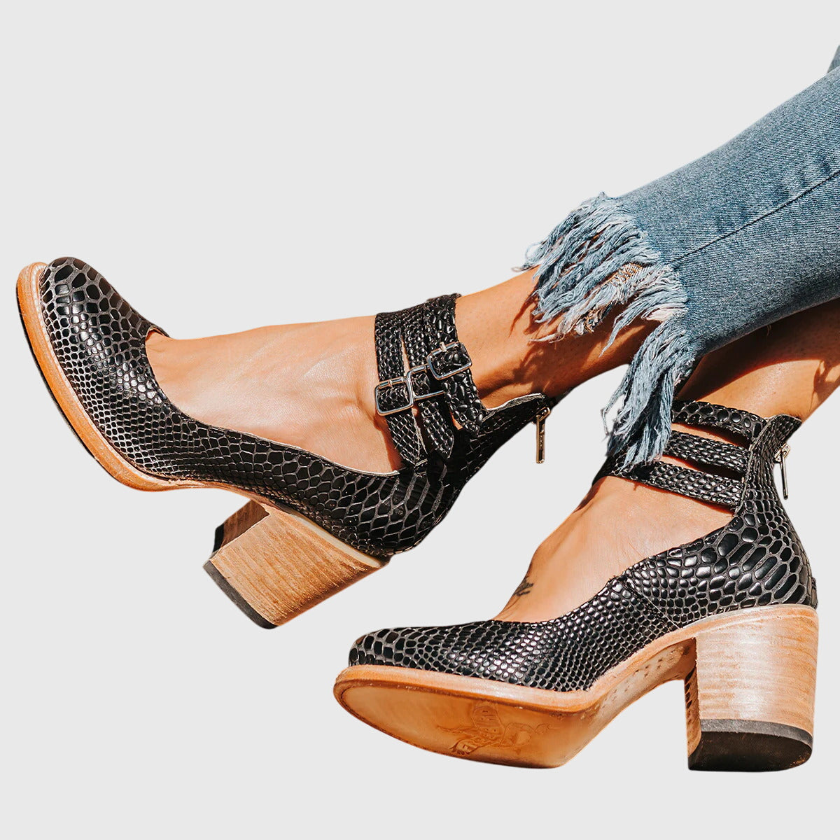 Sandales cuir élégantes femme design ergonomique confort chic été