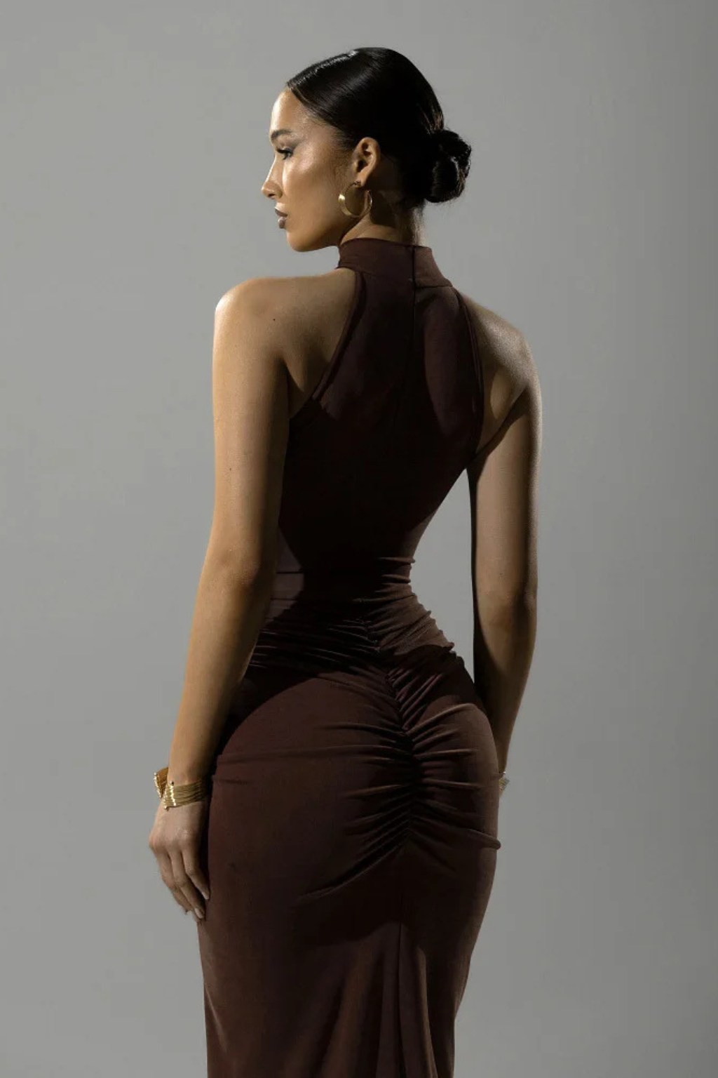 Robe maxi froncée col licou sans manches élégante pour femme