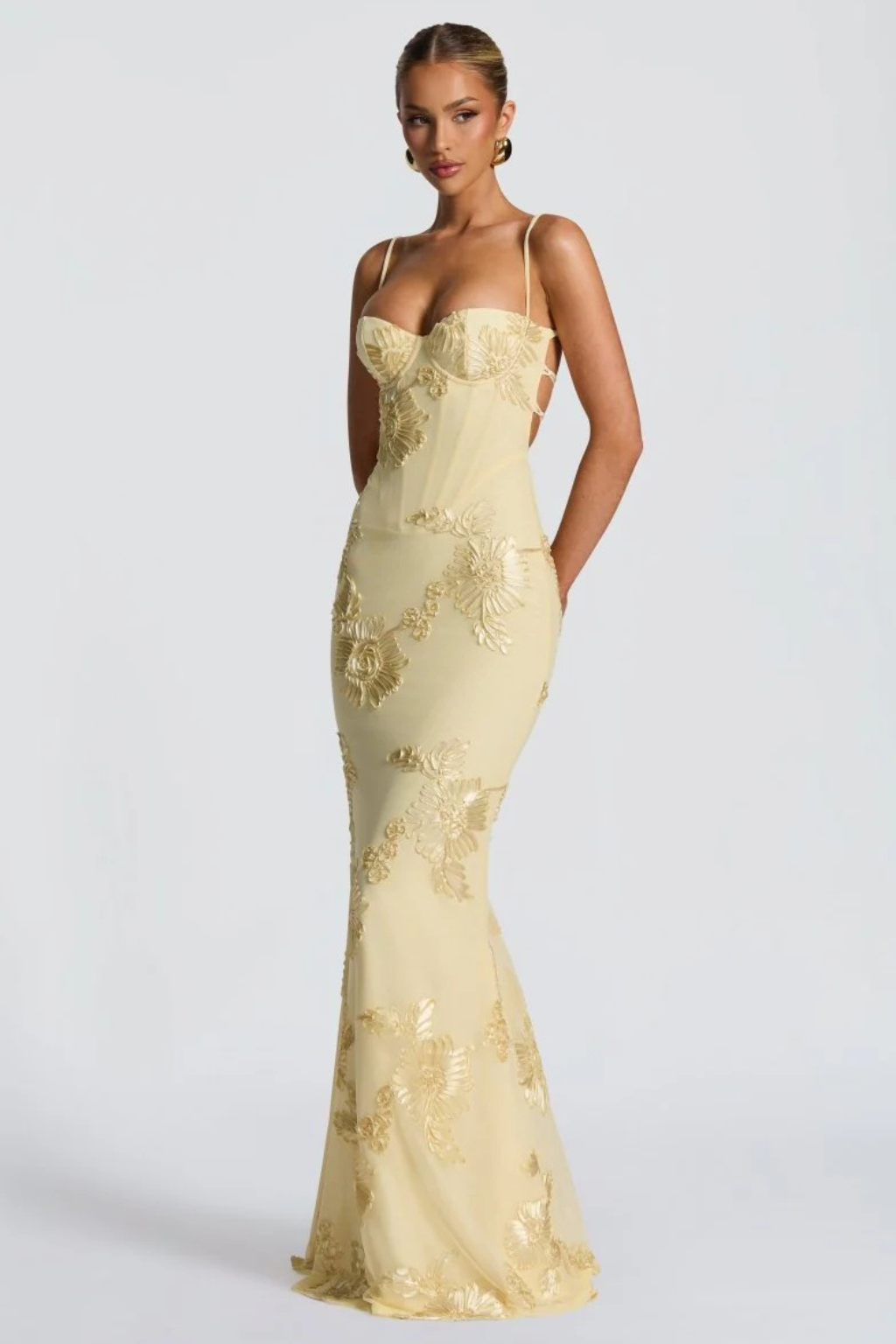 Robe longue brodée fleurie corsage corset bretelles fines femme