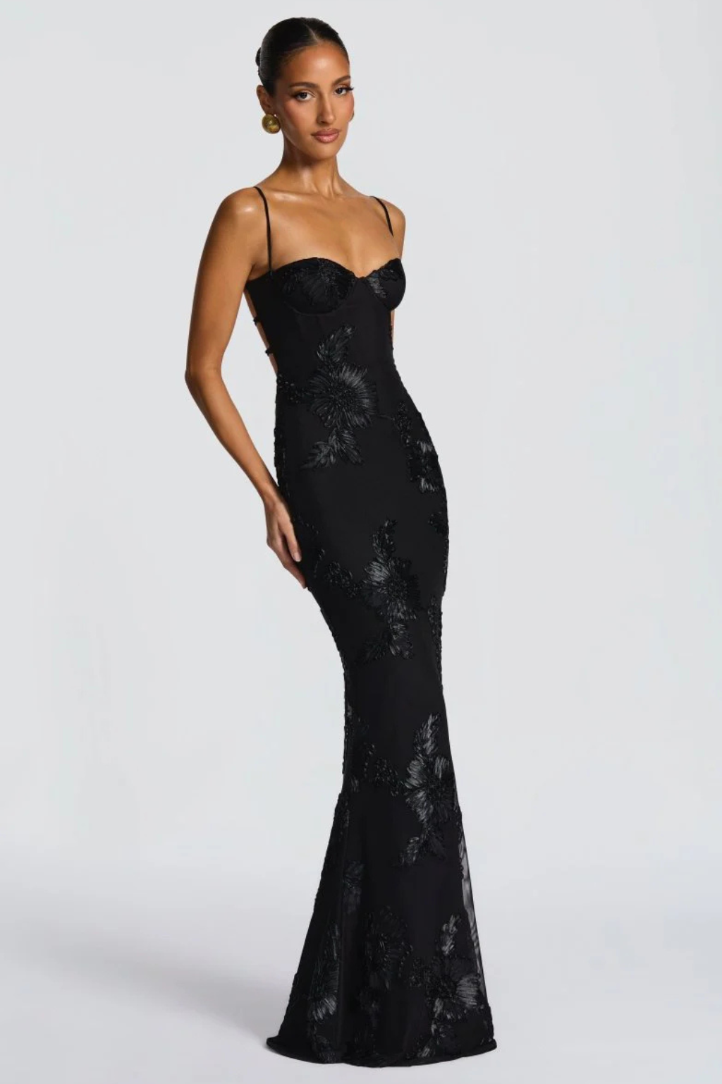 Robe longue brodée fleurie corsage corset bretelles fines femme