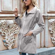 Manteau Long de Pluie pour Femmes - Capuche Ajustable et Coupe Détendue