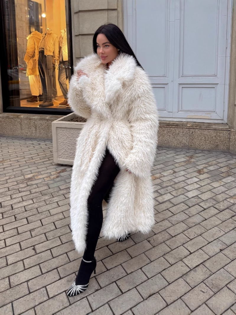 Veste en Fausse Fourrure Mi-Longue - Coupe Oversize et Design Ouvert