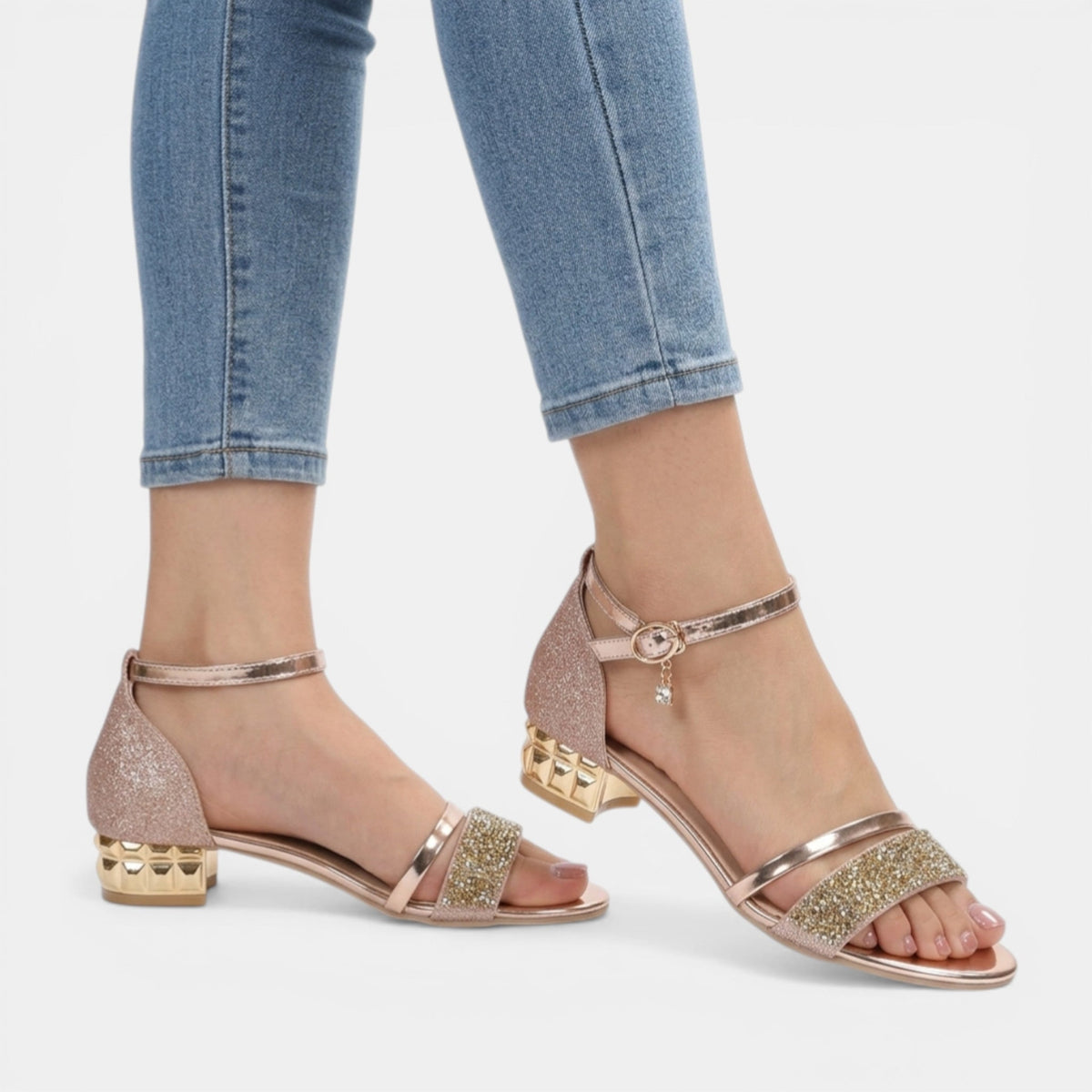 Sandales bout ouvert bride cheville réglable talon bloc accents métalliques femme