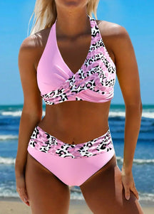 Bikini en tissu satiné à design croisé femme élégant silhouette moderne