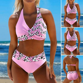 Bikini en tissu satiné à design croisé femme élégant silhouette moderne