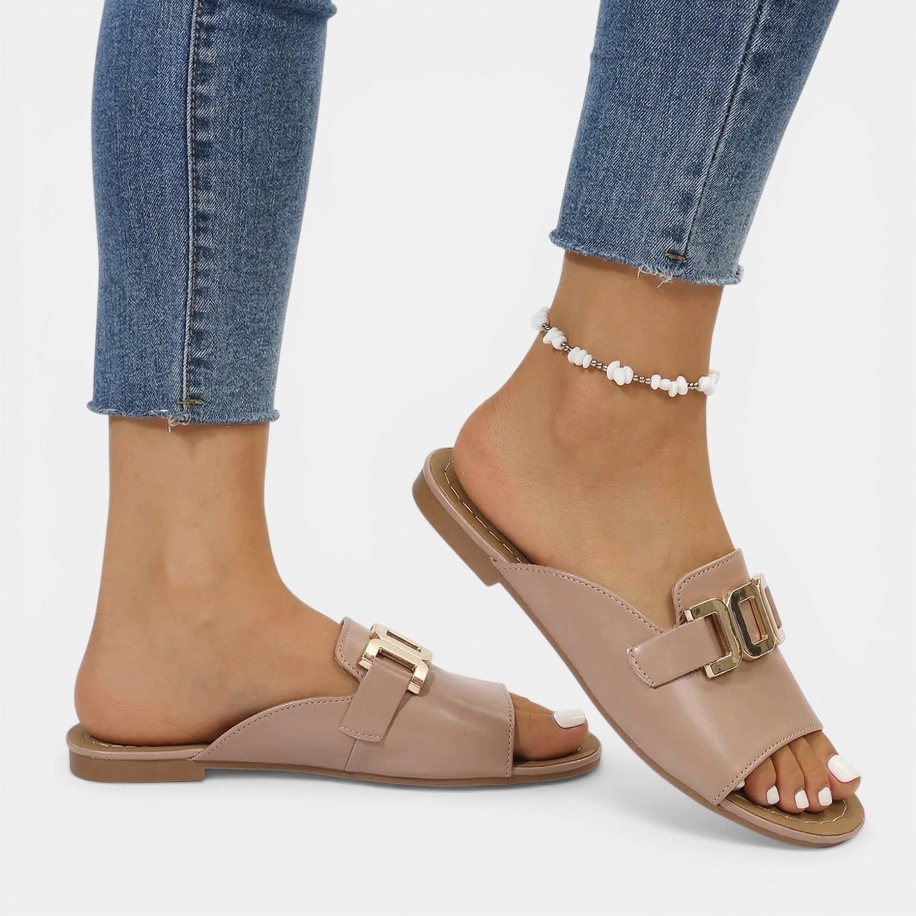 Sandales plateforme synthétiques bout ouvert détail boucle slip-on femme
