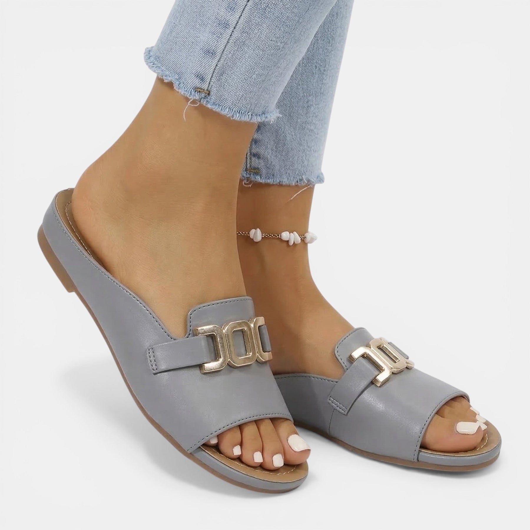Sandales plateforme synthétiques bout ouvert détail boucle slip-on femme