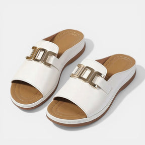 Sandales plateforme synthétiques bout ouvert détail boucle slip-on femme