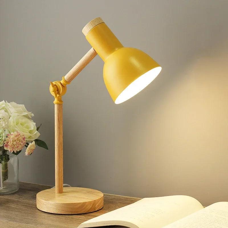 Lampe de Table en Bois Scandinave - Design Élégant et Éclairage Convivial