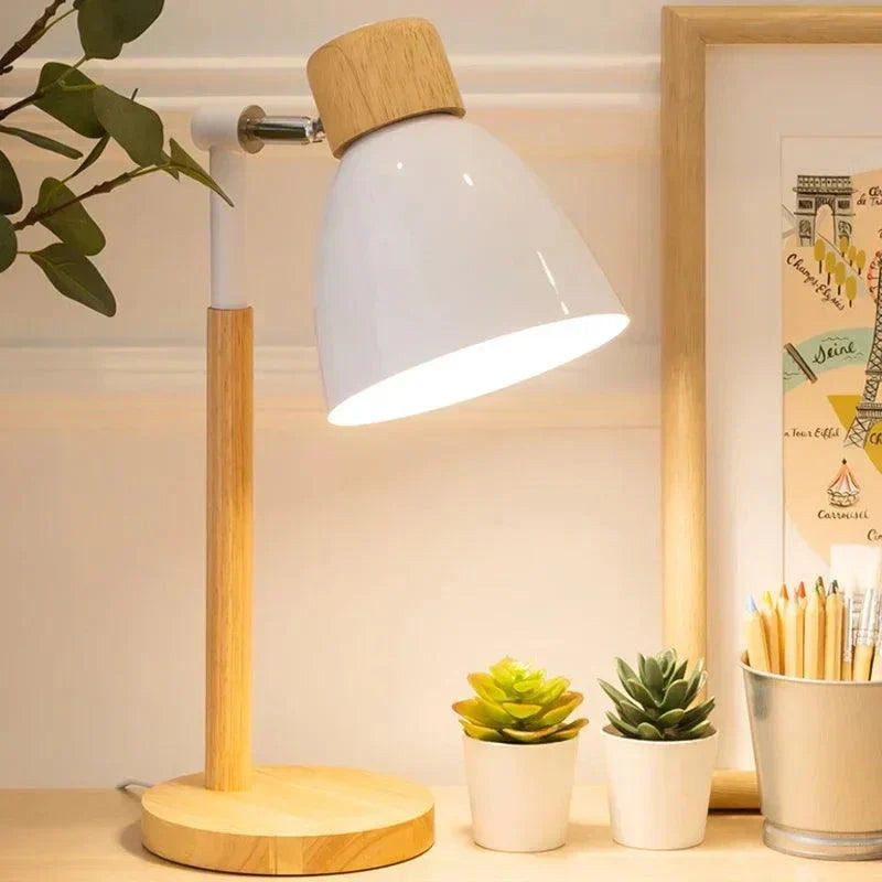 Lampe de Table en Bois Scandinave - Design Élégant et Éclairage Convivial