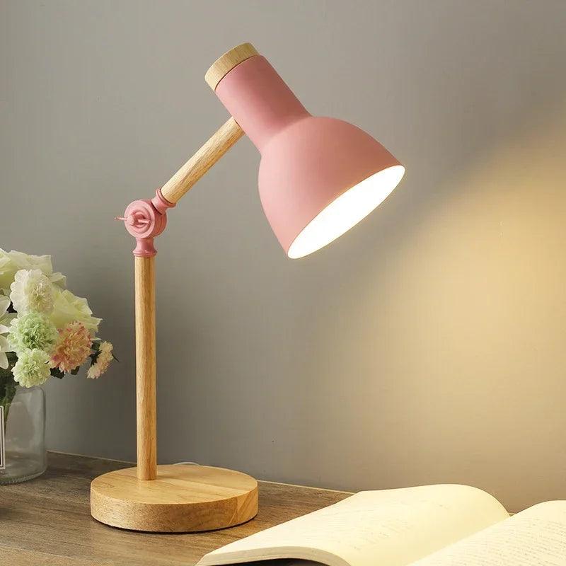 Lampe de Table en Bois Scandinave - Design Élégant et Éclairage Convivial