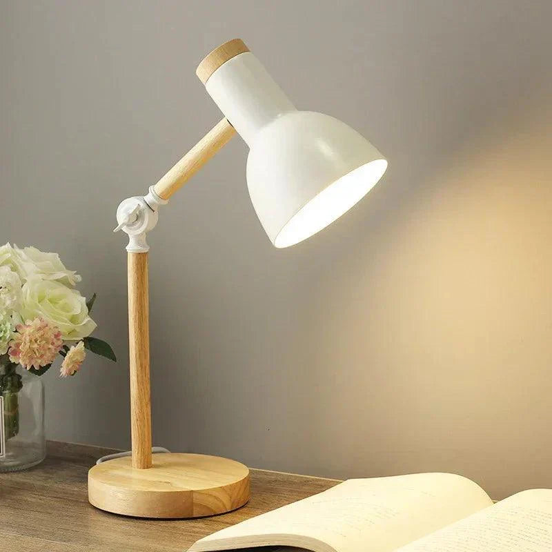 Lampe de Table en Bois Scandinave - Design Élégant et Éclairage Convivial