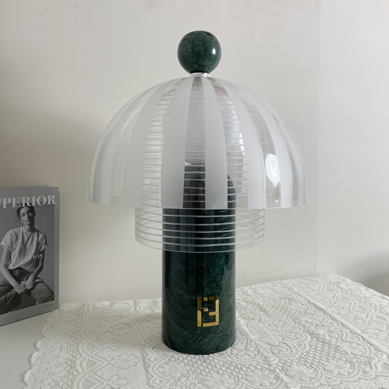 Lampe de Table Élégante en Verre - Base en Marbre Vert et Design Raffiné
