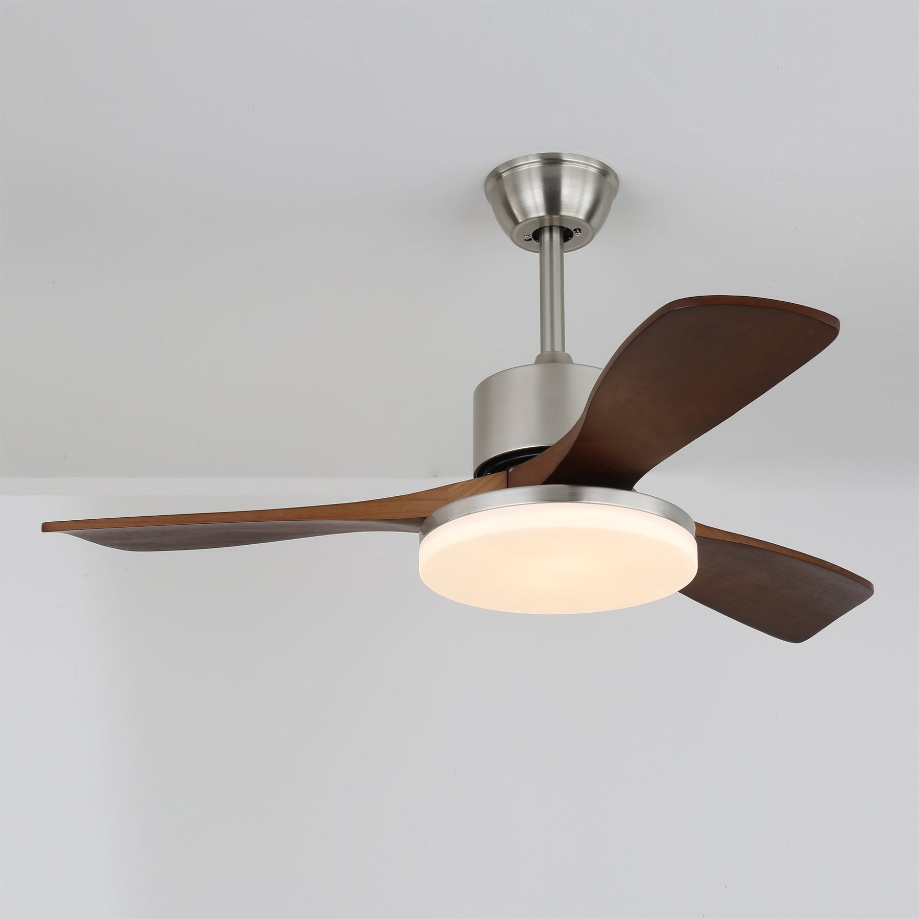Ventilateur de Plafond en Bois - Élégance Naturelle et Éclairage Doux