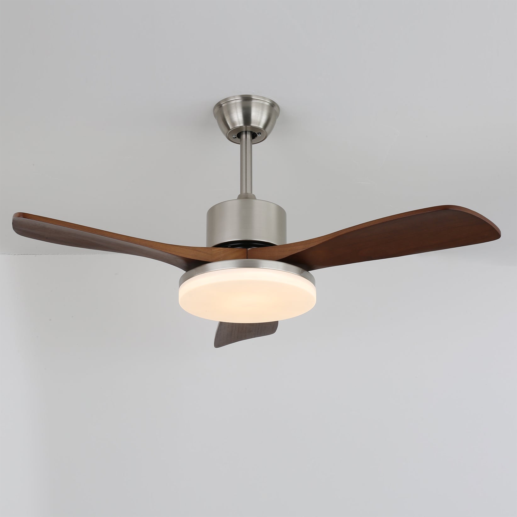 Ventilateur de Plafond en Bois - Élégance Naturelle et Éclairage Doux