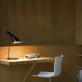 Lampe de Table Moderne LED - Design Épuré et Éclairage Confortable