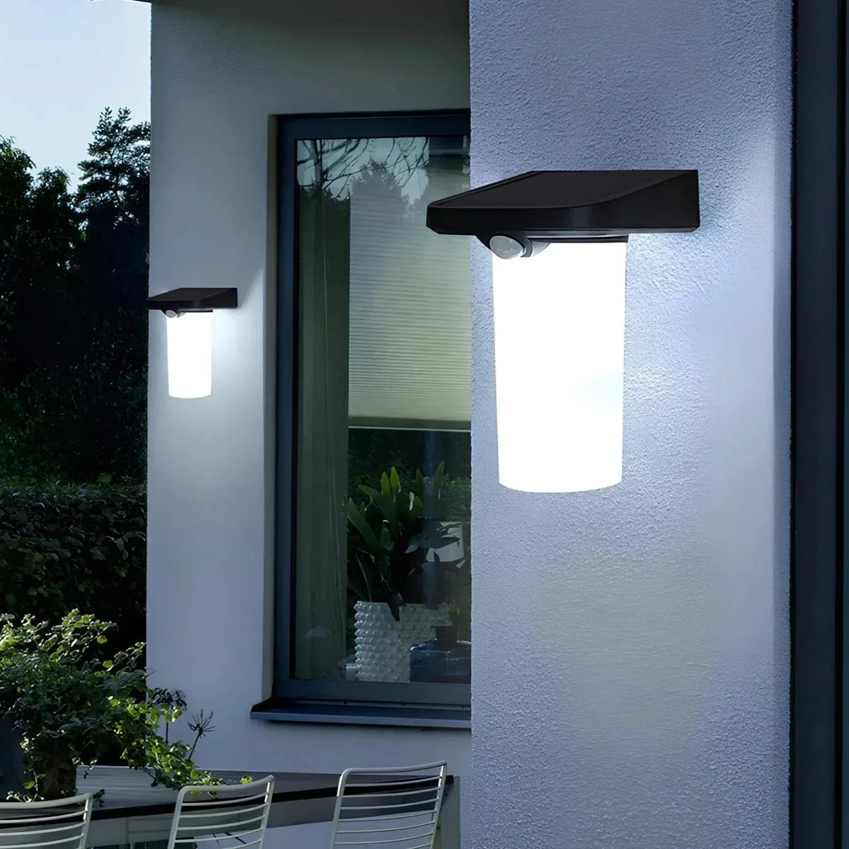 Lampe Solaire de Jardin - Sécurité Renforcée avec Capteur de Mouvement
