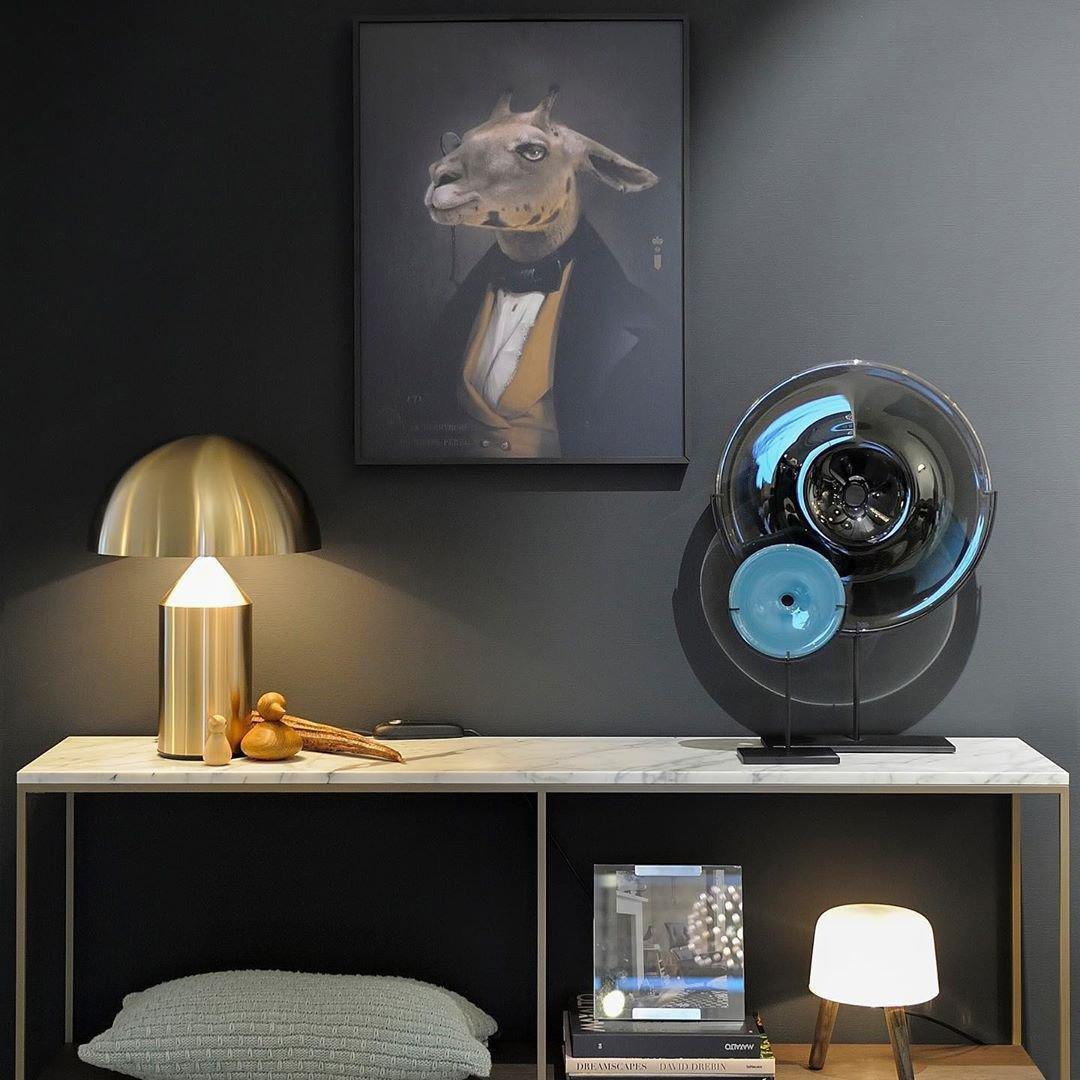 Lampe de Table Métallique Élégante - Design Sophistiqué et Fonctionnel