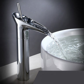 Robinet de Salle de Bain Cascade - Élégance Rétro avec Écoulement Luxueux