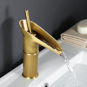 Robinet de Salle de Bain Cascade - Élégance Rétro avec Écoulement Luxueux