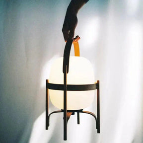 Lampe de Table en Bois avec Abat-jour en Verre - Élégance et Fonctionnalité Polyvalente