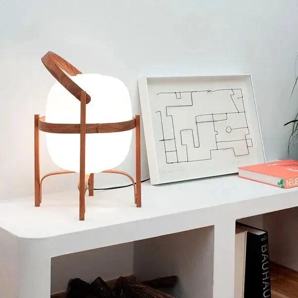 Lampe de Table en Bois avec Abat-jour en Verre - Élégance et Fonctionnalité Polyvalente