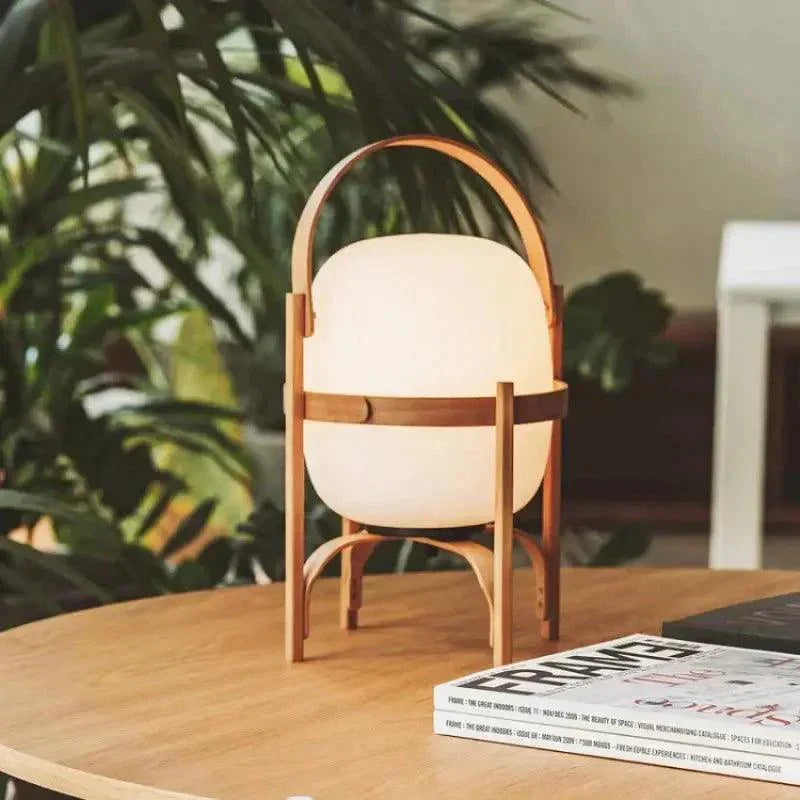 Lampe de Table en Bois avec Abat-jour en Verre - Élégance et Fonctionnalité Polyvalente