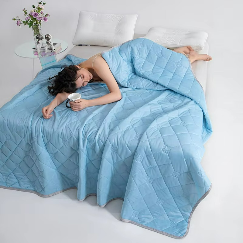 Couette Légère d'Été - Confort Rafraîchissant et Écologique