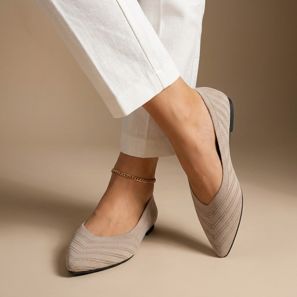 Mocassins à enfiler en maille femme détail chaîne silhouette pointue élégante
