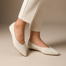 Mocassins à enfiler en maille femme détail chaîne silhouette pointue élégante