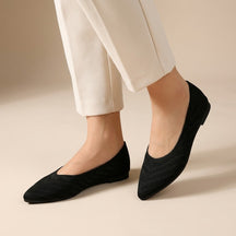 Mocassins à enfiler en maille femme détail chaîne silhouette pointue élégante