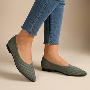 Mocassins à enfiler en maille femme détail chaîne silhouette pointue élégante
