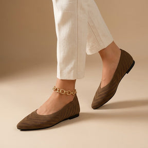 Mocassins à enfiler en maille femme détail chaîne silhouette pointue élégante