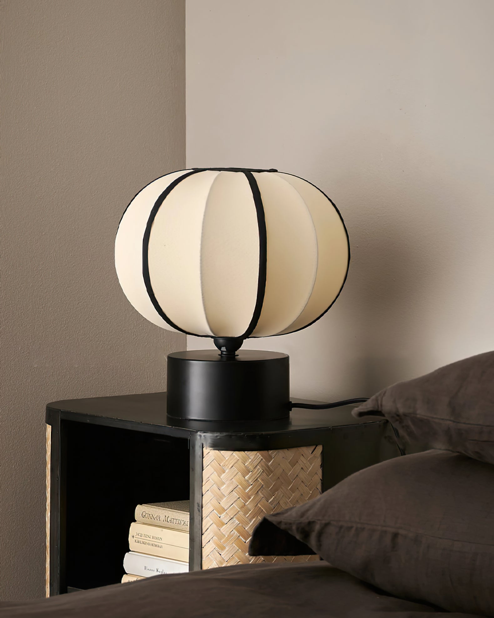 Lampe de Table Moderne - Éclairage Chaud et Design Élégant