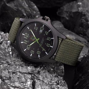 Montre Militaire Lumineuse Étanche - Design Robuste et Multifonctionnel