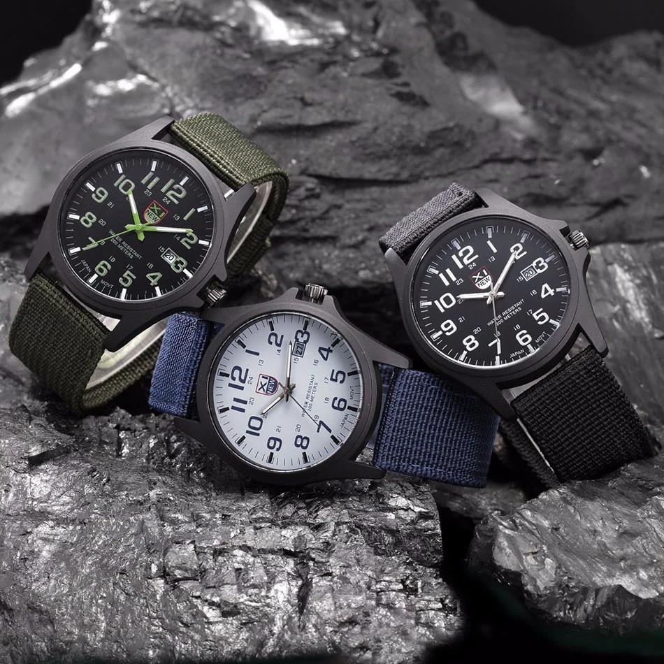 Montre Militaire Résistante à l'Eau - Cadran Éclairé et Chronomètre Multifonction