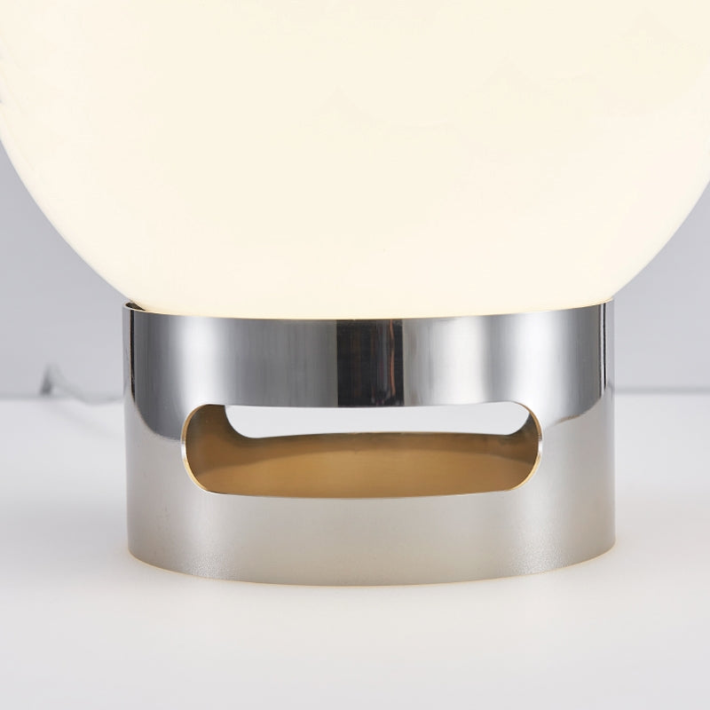 Lampe Bauhaus en Verre Opale - Élégance Minimaliste pour Intérieurs Modernes