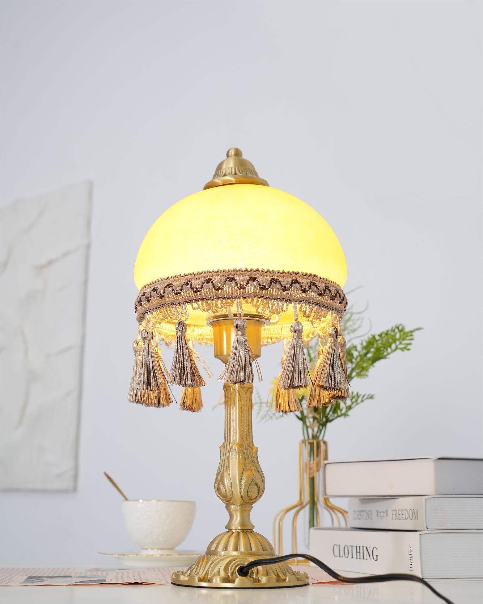 Lampe de Bureau en Laiton - Élégance Classique avec Détails Français
