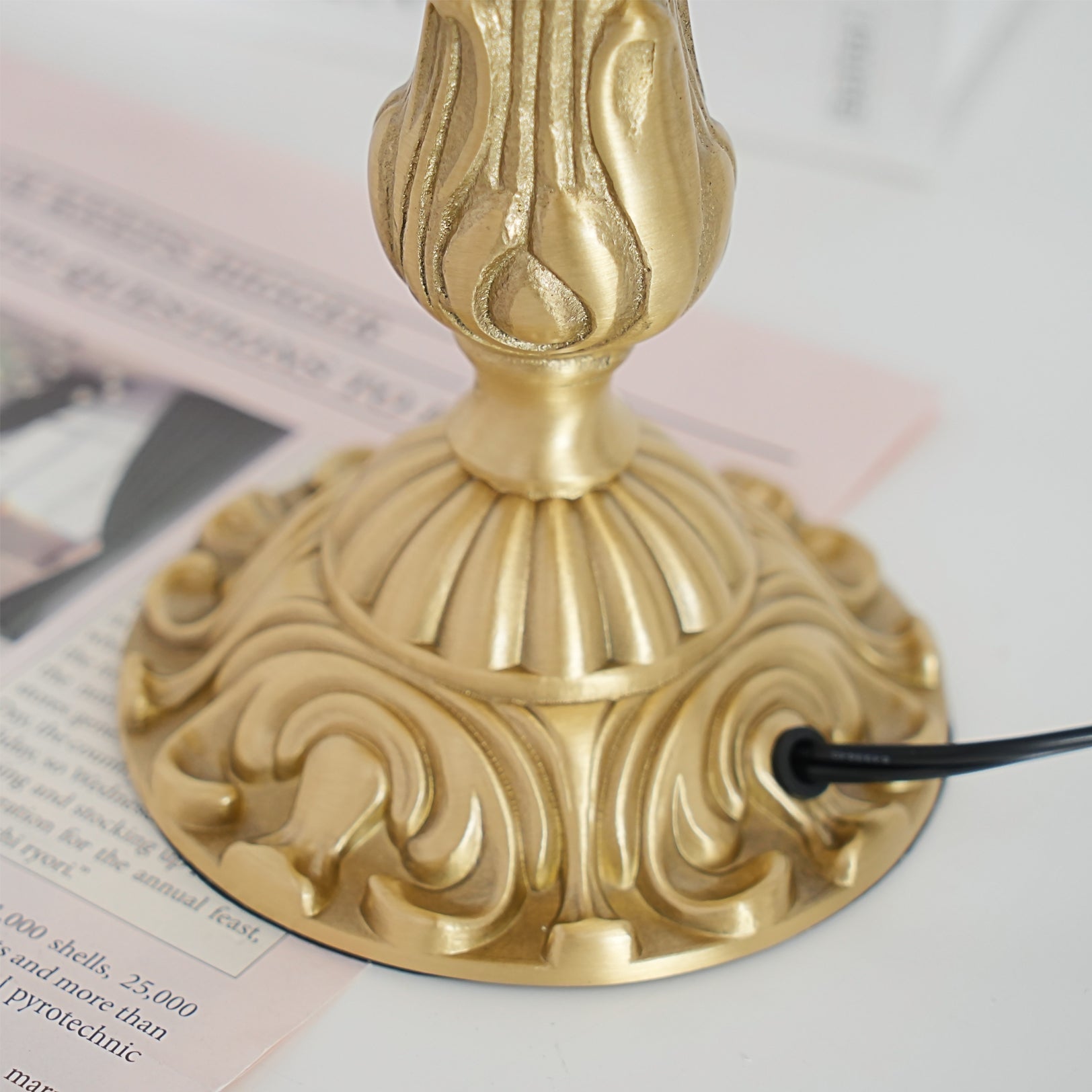 Lampe de Bureau en Laiton - Élégance Classique avec Détails Français
